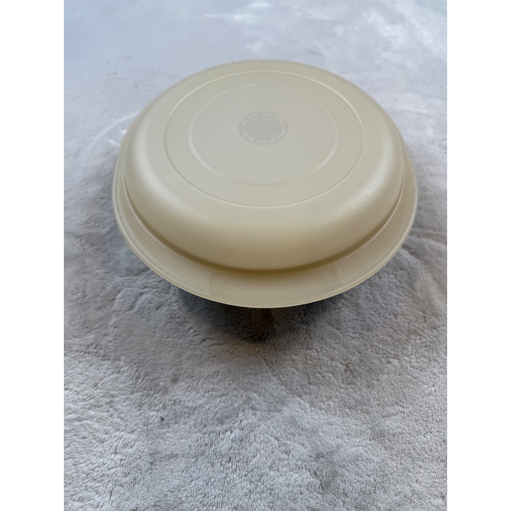 Tupperware Bowl 1 Quart Beige Round Storage Container with Lid